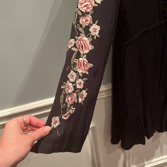 Pink Martini black embroidered xs dress - Picture 3 of 4